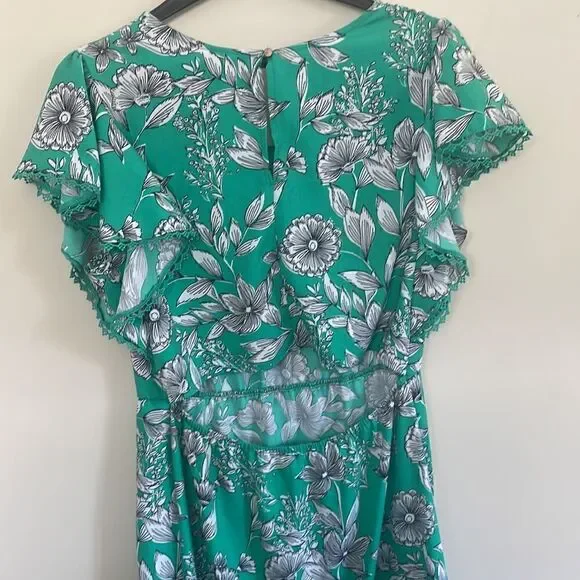 Womens green and white floral dress size medium - Picture 4 of 6